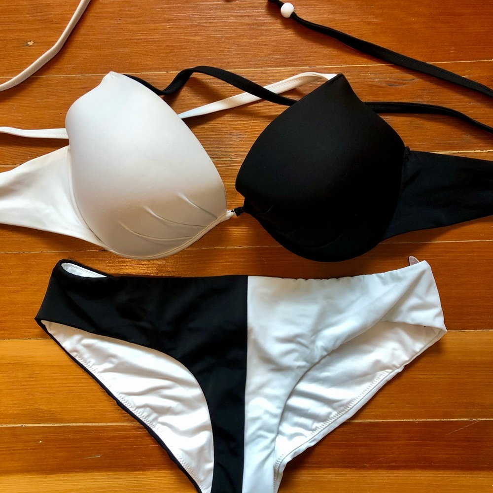 Victoria Secret bikini! Like NEW! Black & white top w/ matching bottoms!
